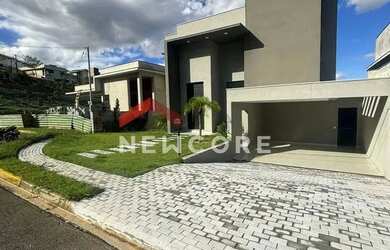 Imagem: A casa em condomínio possui 3 Dormitórios, 3 Banheiros, 4