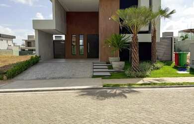 Imagem: A casa em condomínio possui 4 Dormitórios, 4 Banheiros, 4