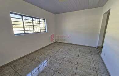 Imagem: A casa possui 2 Dormitórios, 1 Banheiro, 80m² de Área e Imóvel