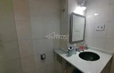 Imagem: O apartamento possui 1 Dormitório, 1 Banheiro, 42m² de Área