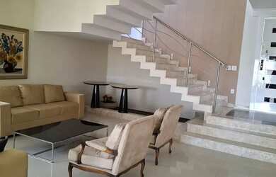 Imagem: A casa em condomínio possui 4 Dormitórios, 5 Banheiros, 4