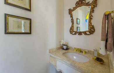 Imagem 13: Mansão Luxuosa com Vista Deslumbrante para o Mar em Condomínio Exclusivo