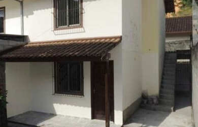 Imagem: A casa possui 2 Dormitórios, 1 Banheiro e está localizado