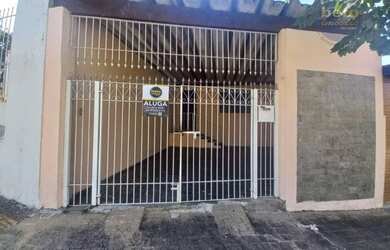 Imagem: A casa possui 2 Dormitórios, 1 Banheiro, 2 Vagas na garagem