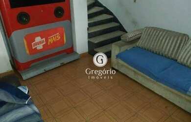 Imagem: A casa possui 2 Dormitórios, 2 Banheiros, 1 Vaga na garagem