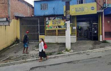 Imagem: A casa possui 5 Dormitórios, 5 Banheiros, 5 Vagas na garagem