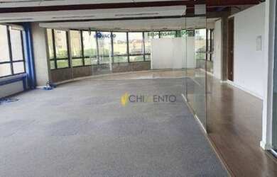 Imagem: O depósito possui 3 Vagas na garagem, 200m² de Área e está