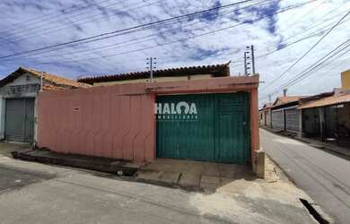 Imagem: A casa possui 3 Dormitórios, 1 Banheiro, 1 Vaga na garagem