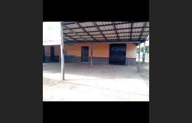 Imagem: A casa possui 1 Dormitório, 2 Banheiros e está localizado