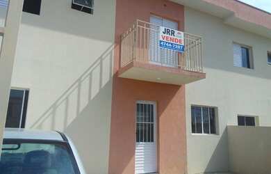 Imagem: A casa possui 2 Dormitórios, 1 Banheiro, 1 Vaga na garagem