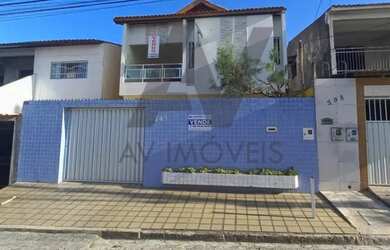 Imagem: A casa possui 4 Dormitórios, 3 Banheiros, 2 Vagas na garagem