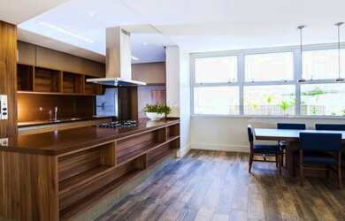 Imagem: O apartamento possui 2 Dormitórios, 2 Banheiros, 2 Vagas na