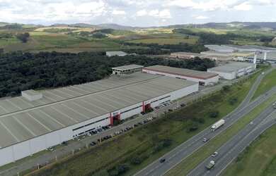 Imagem: O depósito possui 1021-0m² de Área e está localizado em