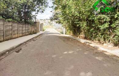 Imagem: O terreno possui 700m² de Área e está localizado em Vila