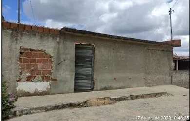 Imagem: A casa possui 2 Dormitórios, 1 Banheiro, 1 Vaga na garagem