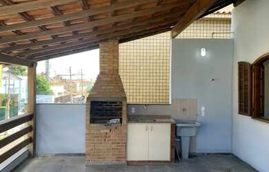 Imagem: A casa possui 2 Dormitórios, 2 Banheiros, 130m² de Área e