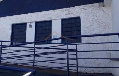 Imagem: O depósito para alugar possui 2 Vagas na garagem e 200m² de