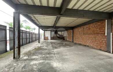 Imagem: A casa possui 1 Dormitório, 1 Banheiro, 383m² de Área e