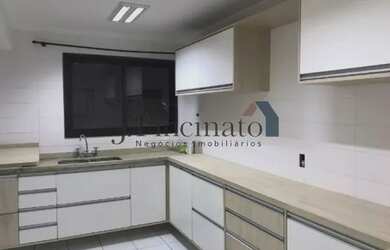 Imagem: O apartamento possui 4 Dormitórios, 4 Banheiros, 2 Vagas na