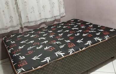 Imagem 1: Apartamento para mocas 300reais incluso agua energia alimentação Zap