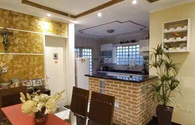 Imagem: A casa possui 2 Dormitórios, 1 Banheiro, 150m² de Área e