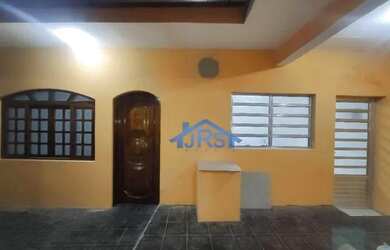 Imagem: A casa possui 2 Dormitórios, 2 Banheiros, 2 Vagas na garagem