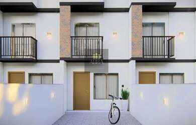 Imagem: A casa possui 2 Dormitórios, 1 Banheiro, 2 Vagas na garagem