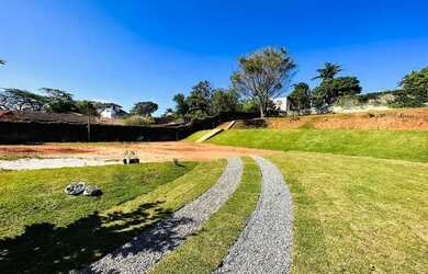 Imagem: O terreno possui 1.500m² de Área e está localizado em Lagos