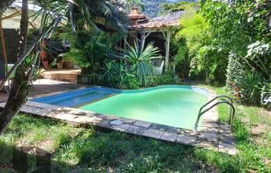 Imagem: A casa em condomínio possui 4 Dormitórios, 4 Banheiros, 5