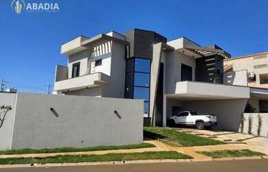 Imagem: A casa em condomínio possui 3 Dormitórios, 5 Banheiros, 4