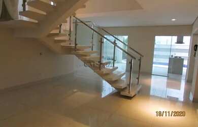 Imagem: A casa em condomínio possui 3 Dormitórios, 4 Banheiros, 4