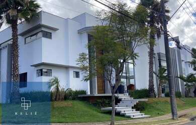 Imagem: A casa em condomínio possui 4 Dormitórios, 1 Banheiro, 4 Vagas