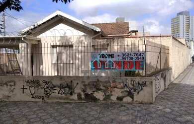 Imagem: A casa possui 3 Dormitórios, 2 Banheiros, 4 Vagas na garagem