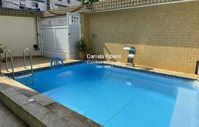 Imagem: A casa possui 3 Dormitórios, 3 Banheiros, 2 Vagas na garagem