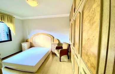 Imagem: O apartamento possui 3 Dormitórios, 1 Banheiro, 2 Vagas na