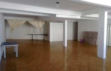 Imagem 2: Salão. 1 Banheiro