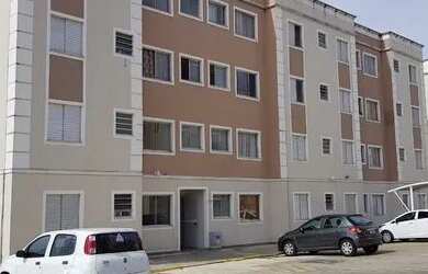 Imagem: O apartamento possui 2 Dormitórios, 1 Banheiro, 1 Vaga na garagem