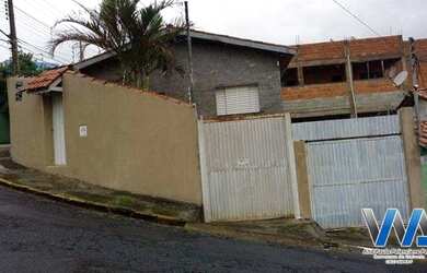 Imagem: A casa possui 2 Dormitórios, 2 Banheiros, 4 Vagas na garagem