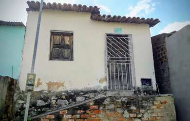 Imagem: A casa possui 2 Dormitórios, 1 Banheiro, 125m² de Área e