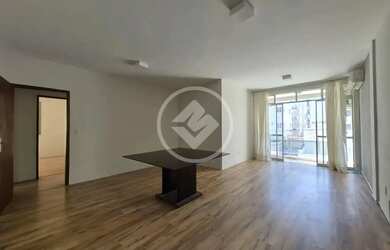 Imagem: O apartamento possui 4 Dormitórios, 2 Banheiros, 3 Vagas na