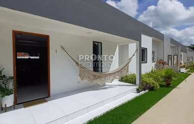 Imagem: A casa em condomínio possui 3 Dormitórios, 1 Banheiro, 2 Vagas