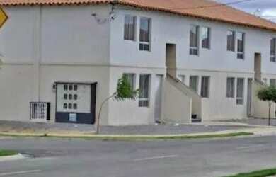 Imagem: A casa possui 2 Dormitórios, 1 Banheiro, 1 Vaga na garagem