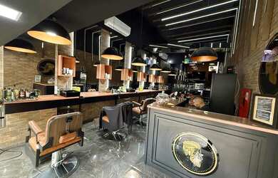 Imagem 12: Barbearia montada, em funcionamento, ZS de BH. Imóvel alugado