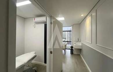 Imagem 3: Sala para alugar por R$ 4500.00, 30.00 m2 - CENTRO - JOINVILLE/SC