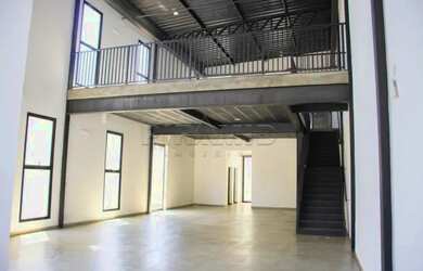 Imagem: Salão comercial, Jardim Califórnia, próximo ao Ribeirão