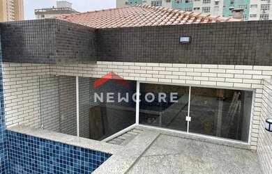 Imagem: A casa possui 4 Dormitórios, 5 Banheiros, 2 Vagas na garagem