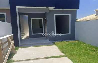 Imagem: A casa possui 2 Dormitórios, 2 Banheiros, 2 Vagas na garagem