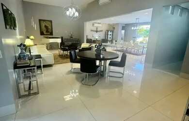 Imagem: A casa em condomínio possui 4 Dormitórios, 5 Banheiros, 4