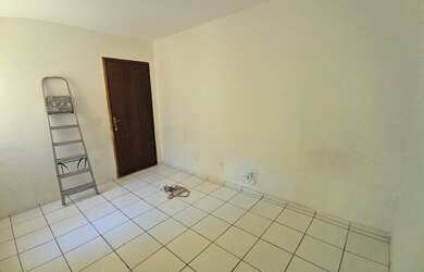 Imagem: O apartamento possui 2 Dormitórios, 1 Banheiro e 1 Vaga na