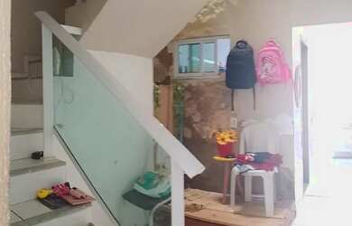 Imagem: A casa possui 2 Dormitórios, 2 Banheiros, 2 Vagas na garagem